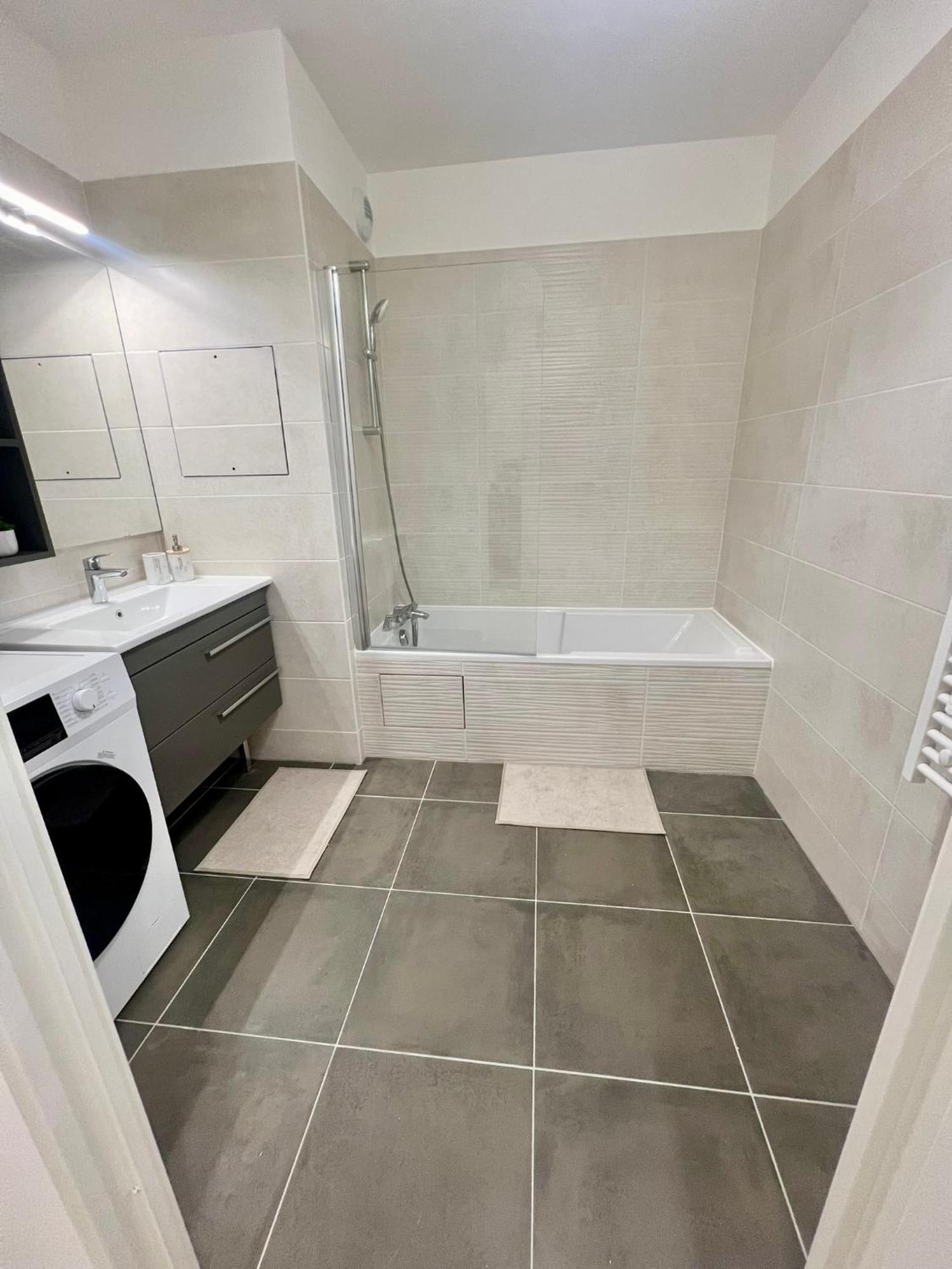 Appartement Neuf Et Spacieux Clichy Kültér fotó