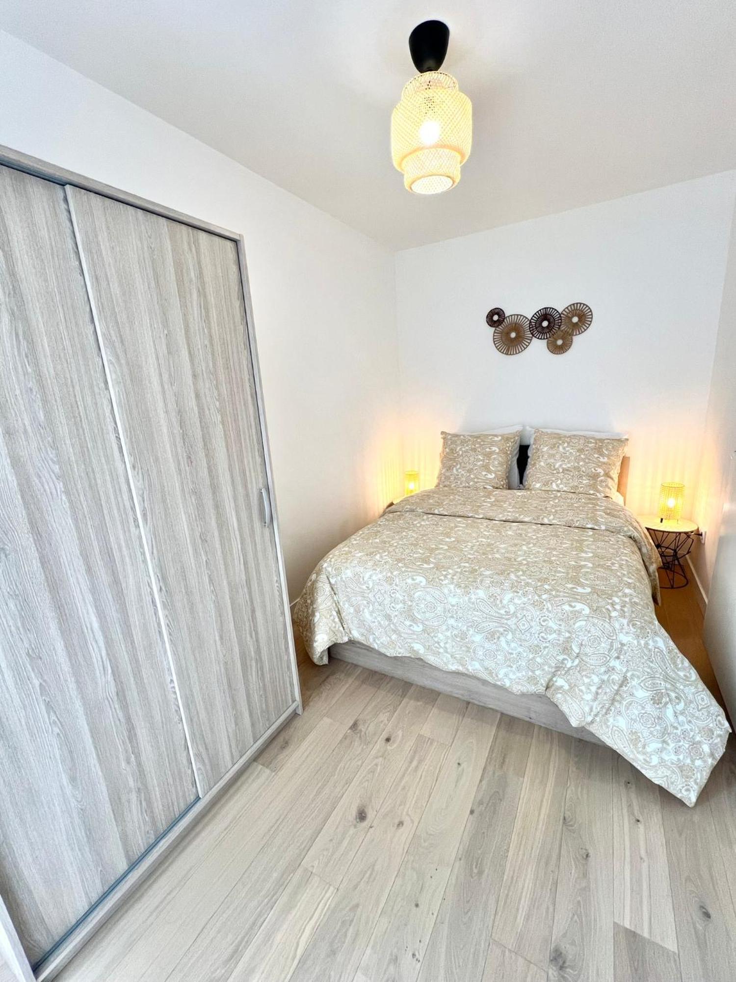 Appartement Neuf Et Spacieux Clichy Kültér fotó